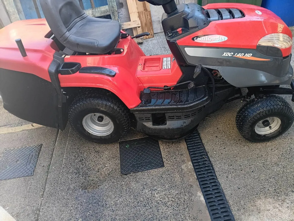 Tractor lawn mower - Image 3