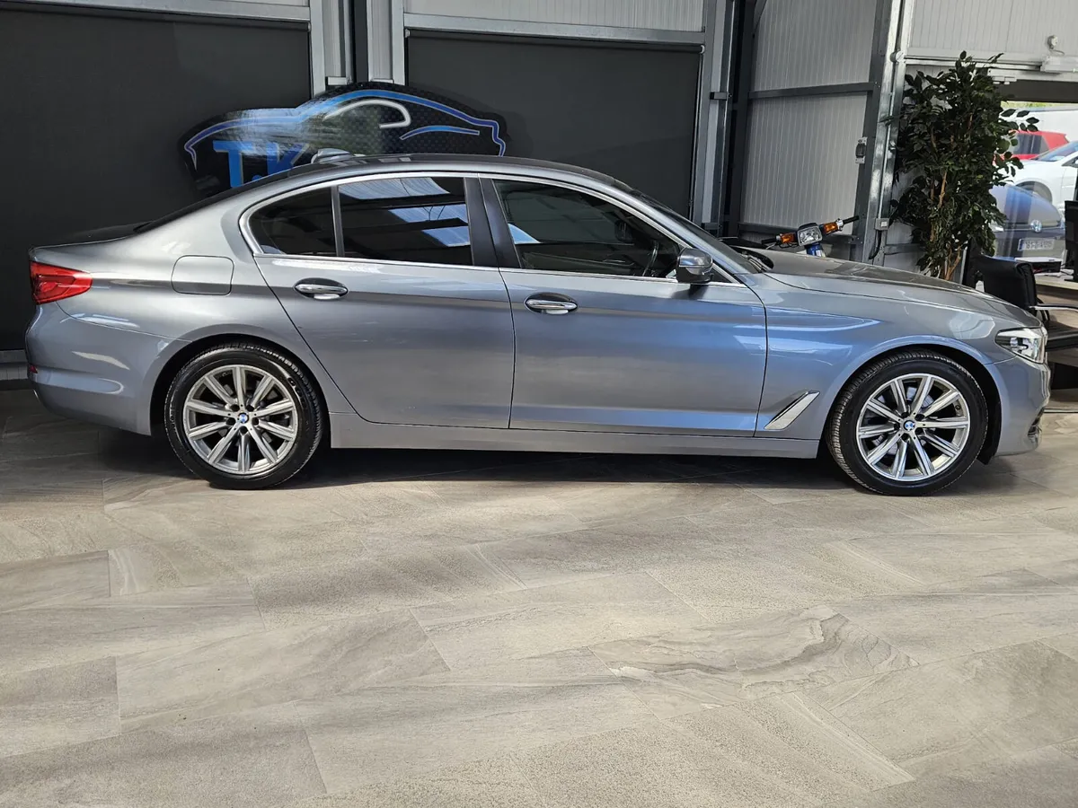 17 BMW 5 SERIES D SE - Image 4