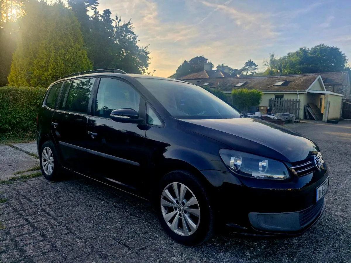 2010 Volkswagen Touran 7 seater - Image 2