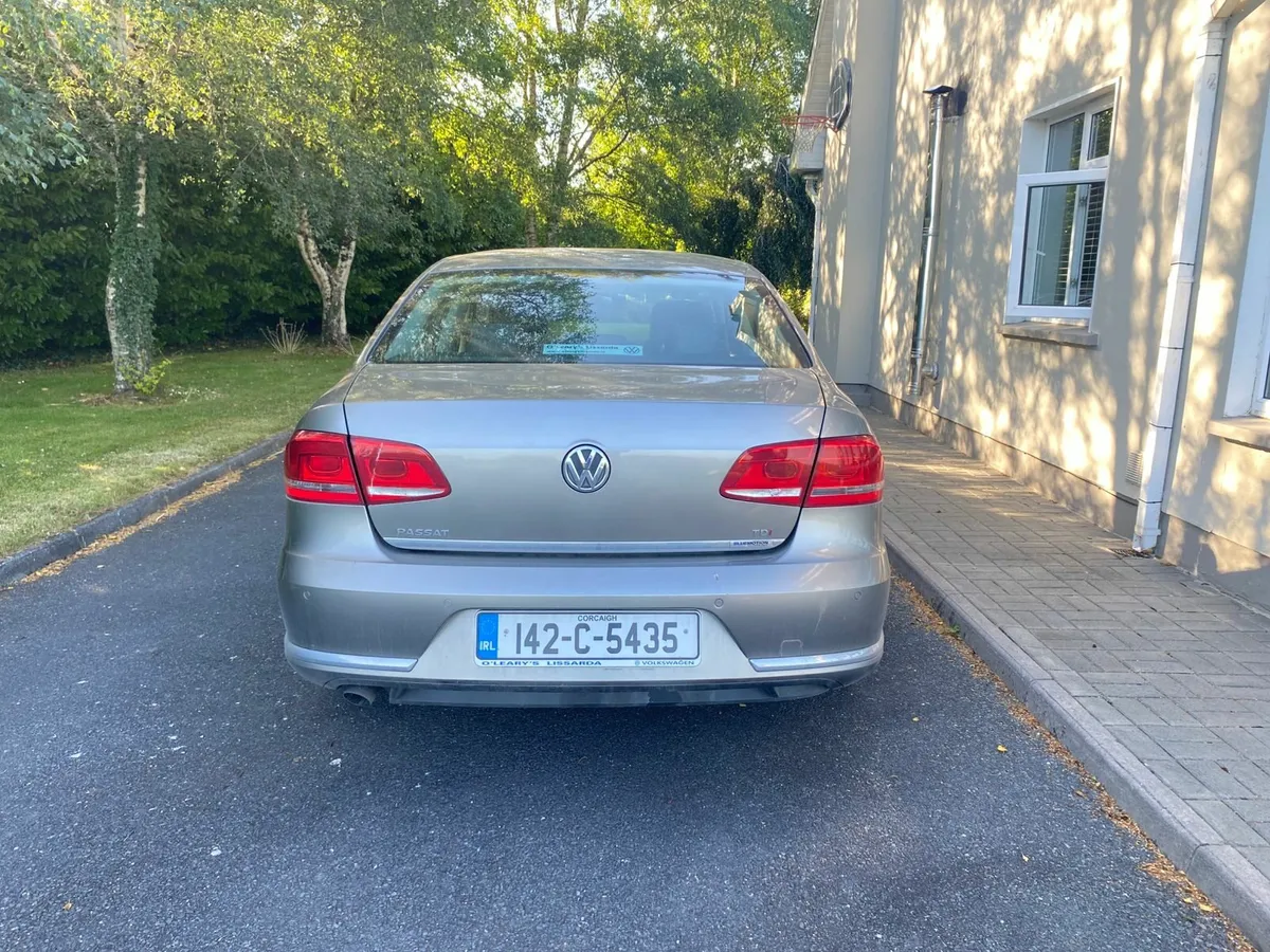 2014 Volkswagen Passat Executive (Low Mileage) - Image 3