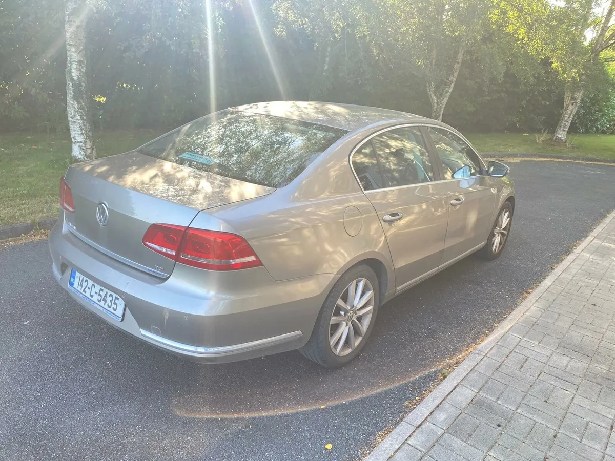 2014 Volkswagen Passat Executive (Low Mileage) - Image 4