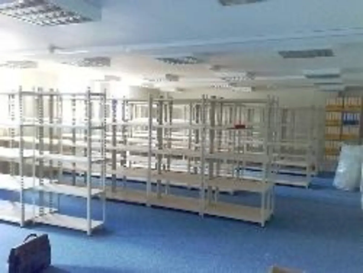 Metal shelving - Image 2