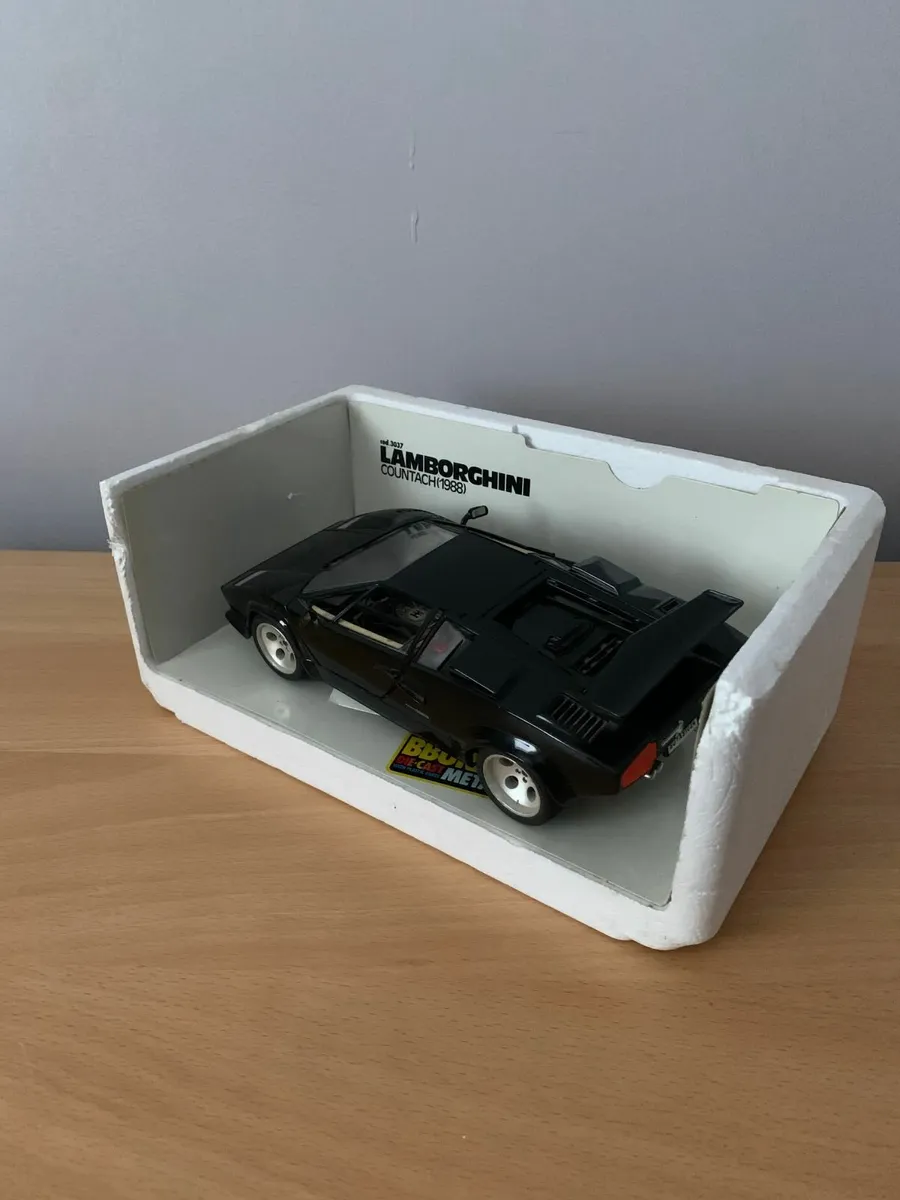 Burago Lamborghini Countach (1988) - Image 4