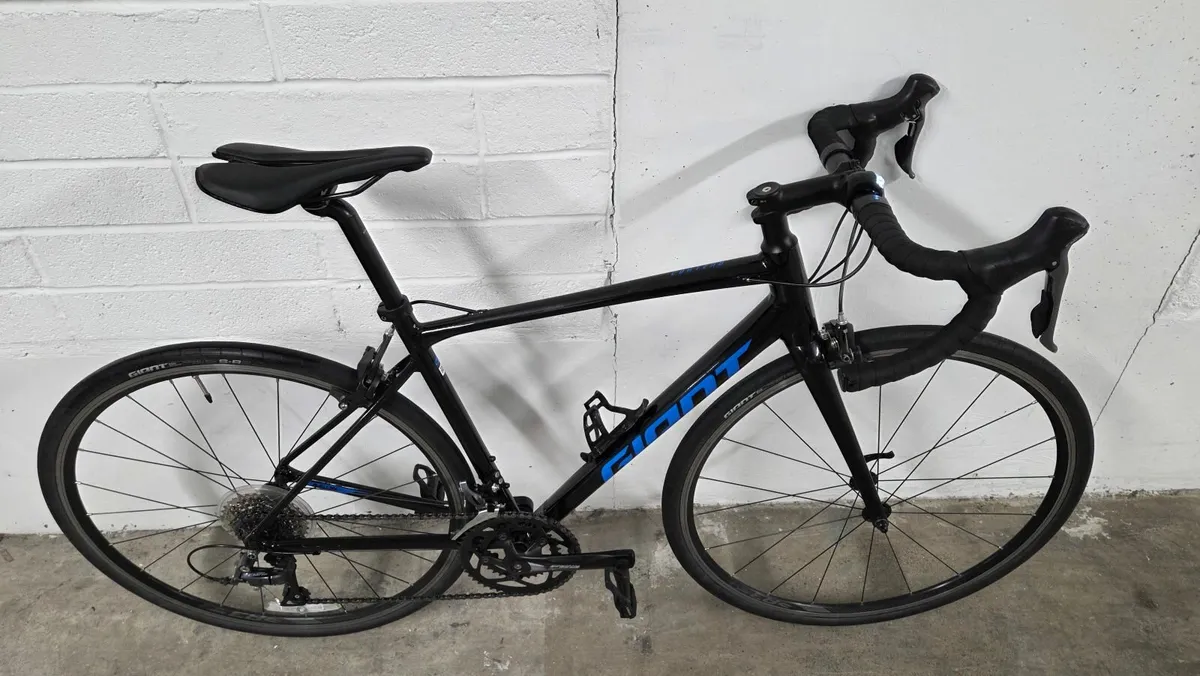 Giant Contend road bike - Image 2