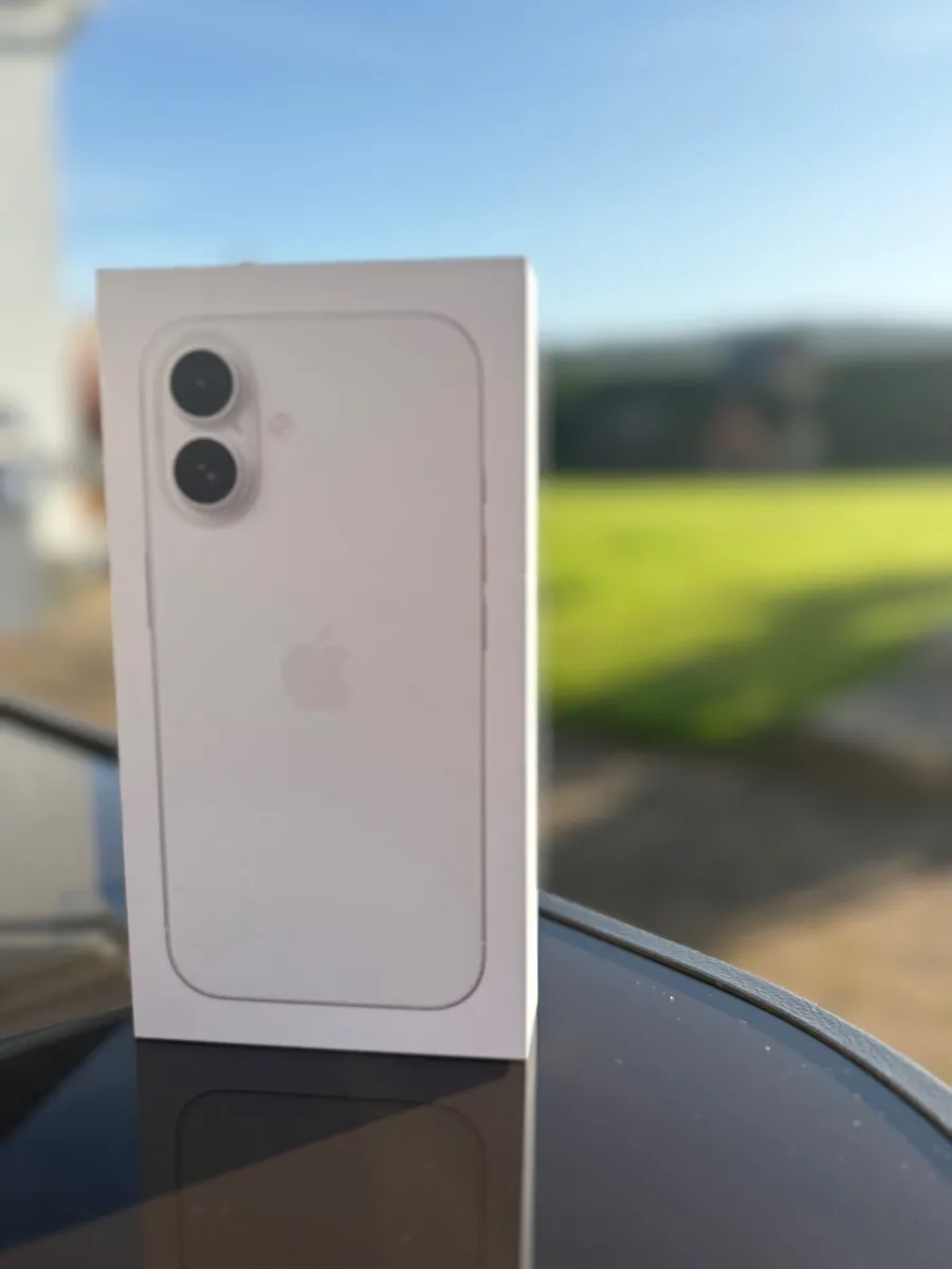 iPhone 16 - Image 2