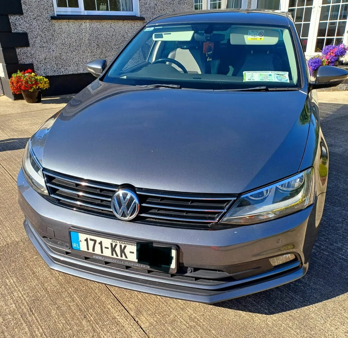Volkswagen Jetta 171 2.0TDI Bluemotion - Image 1