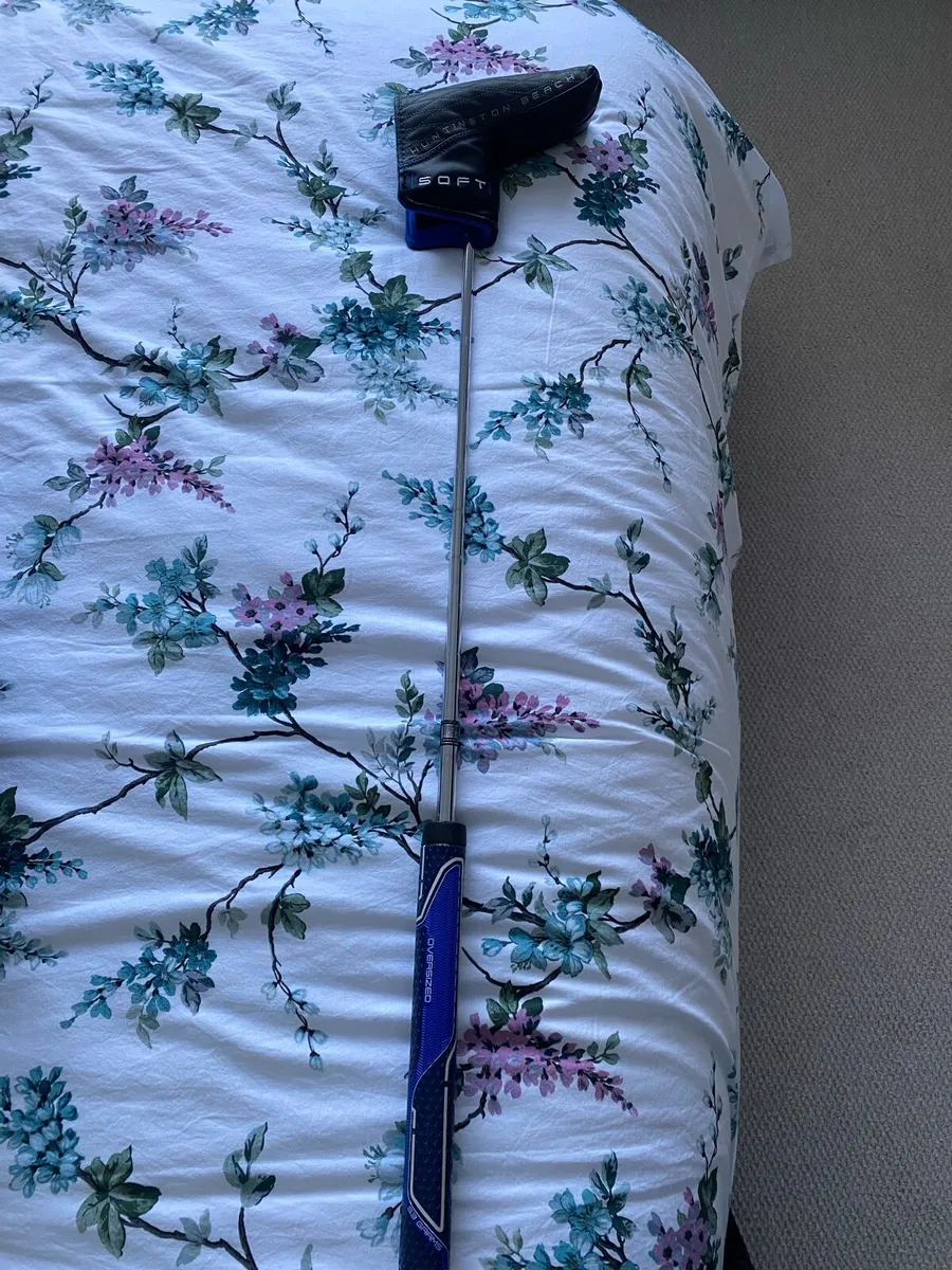 Left Handed Cleveland Putter - Image 1