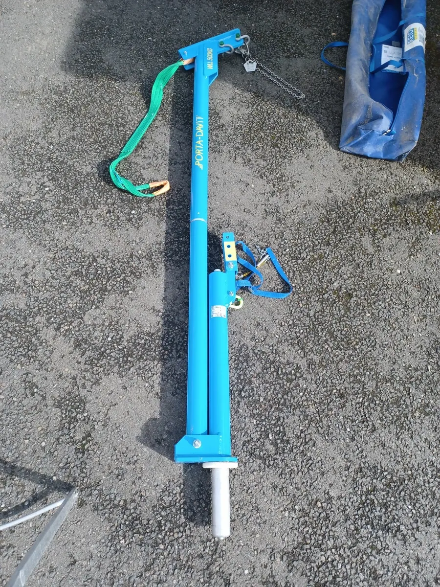 500kg lifting davit - Image 1