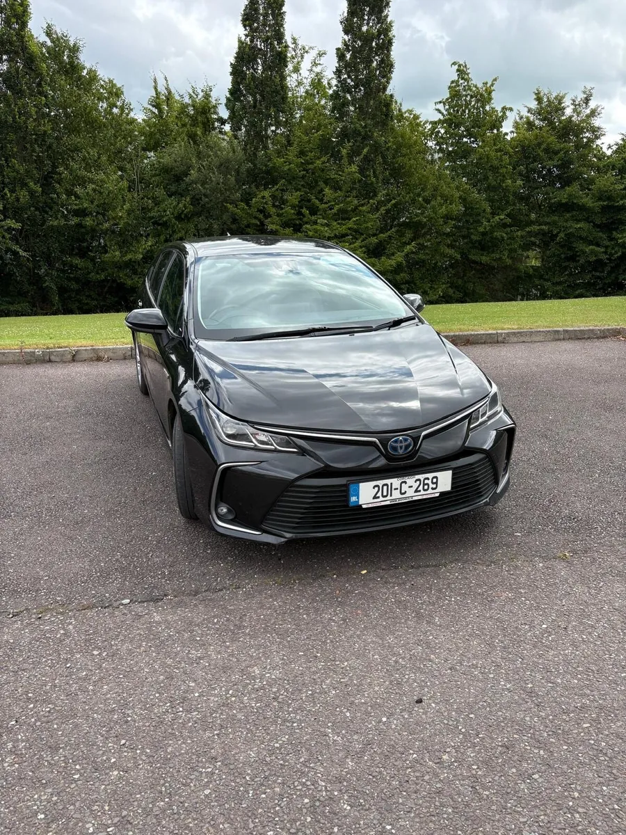 Toyota Corolla Luna Hybrid 1.8ltr - Image 1