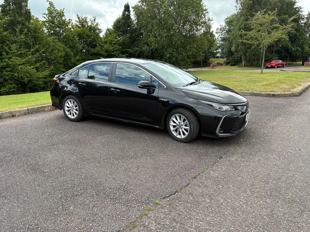 Toyota Corolla Luna Hybrid 1.8ltr - Image 2