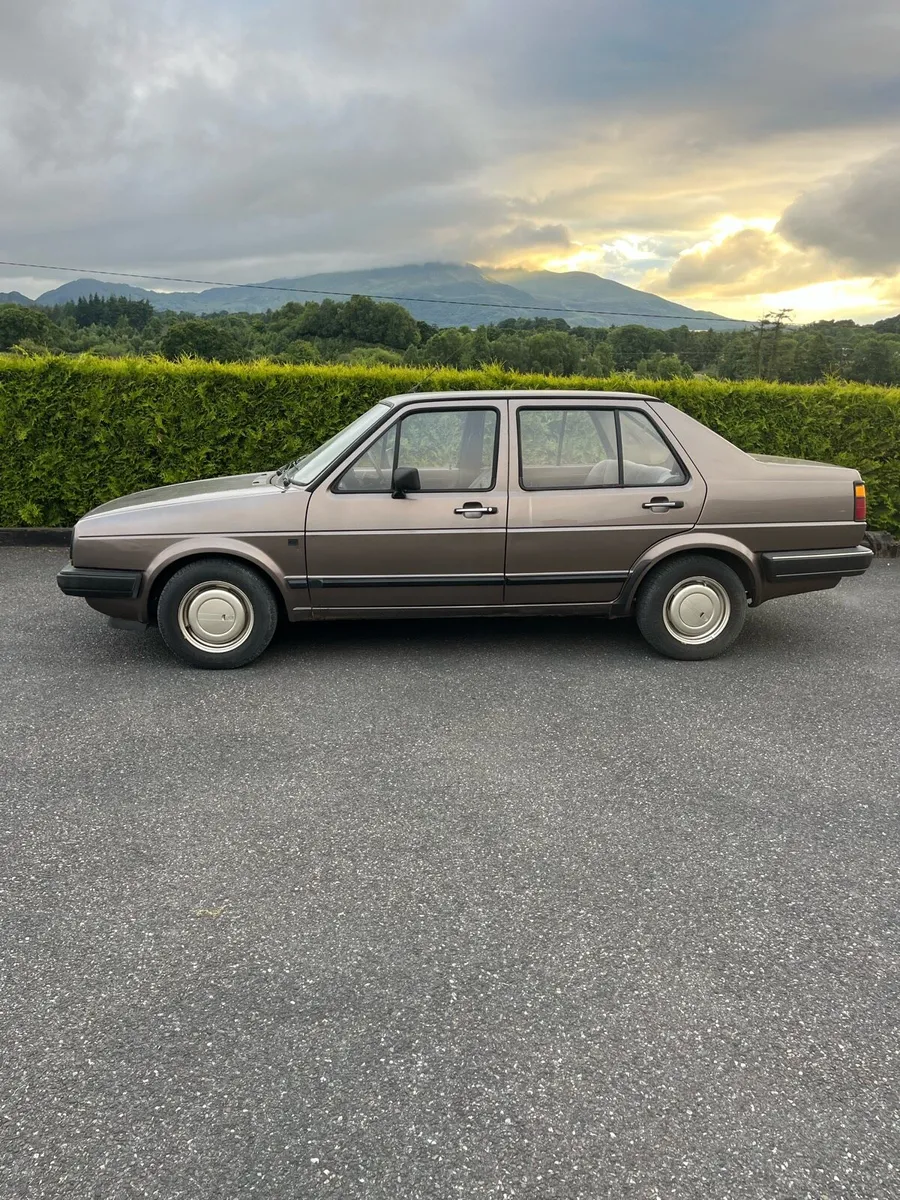 Volkswagen Jetta - Image 2