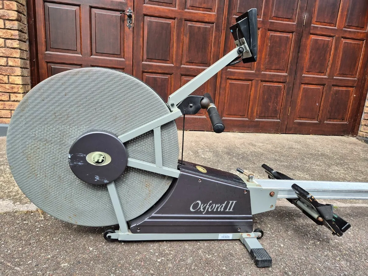 Rowing Machine - Image 2