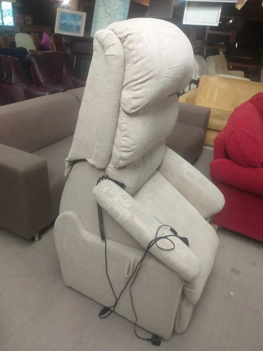 Suites, Sofas, Armchairs, Recliners - Image 3