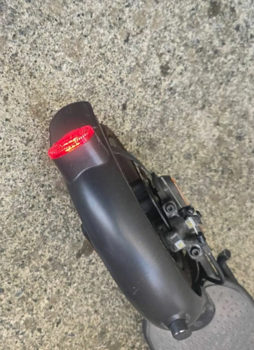 Xiaomi Mi Electric Scooter 1s - Image 2