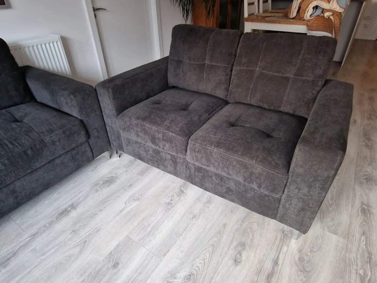 Sofas 3 and 2 - Image 3