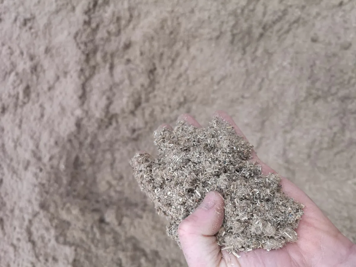 Bulk fine dry sawdust - Image 1