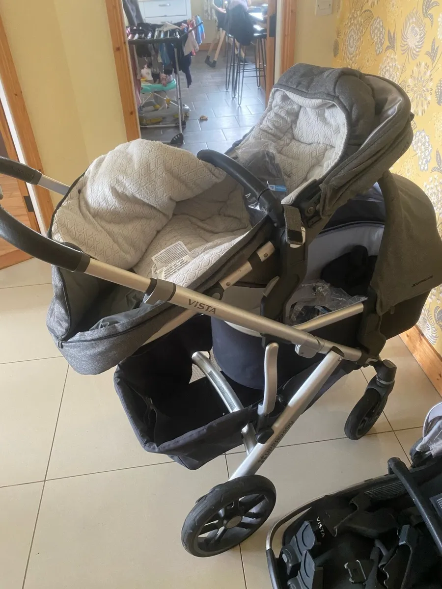 Vista double pram - Image 3
