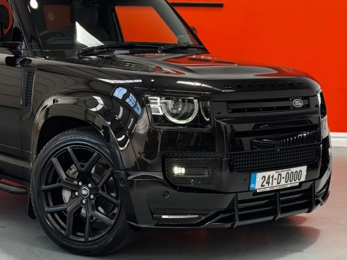 Land Rover Defender X-dynamic HSE  67 - Image 2
