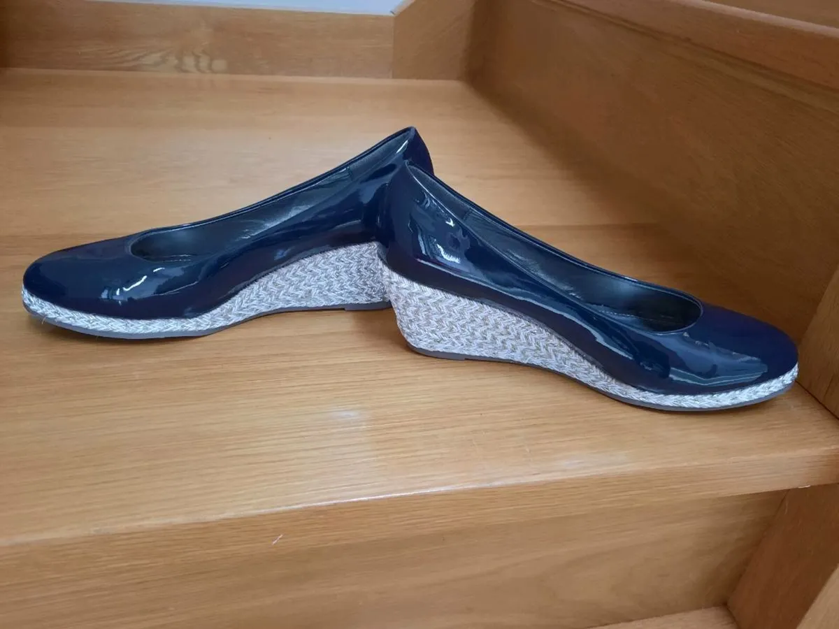 Redz Navy Wedge Shoes - Image 4