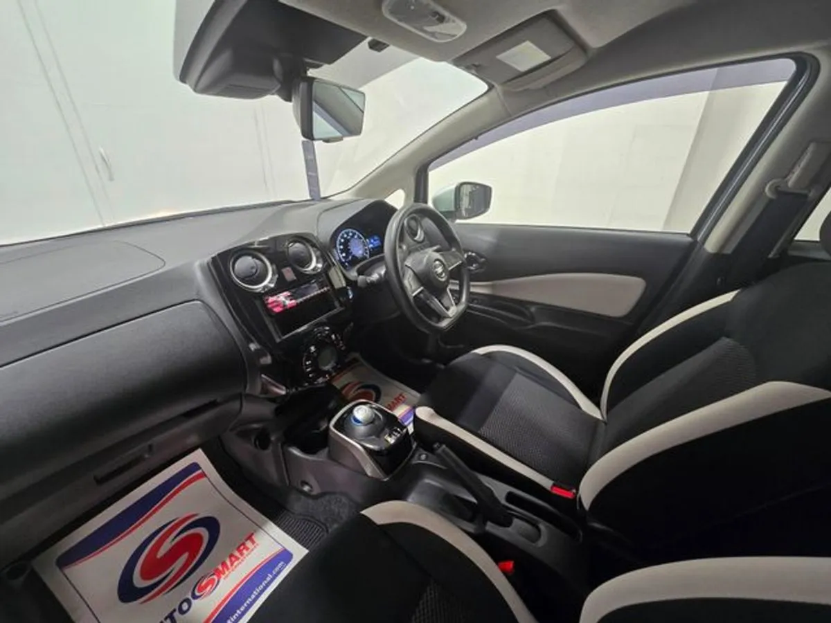 Nissan NOTE Note E-power Hybrid Automatic - Image 4