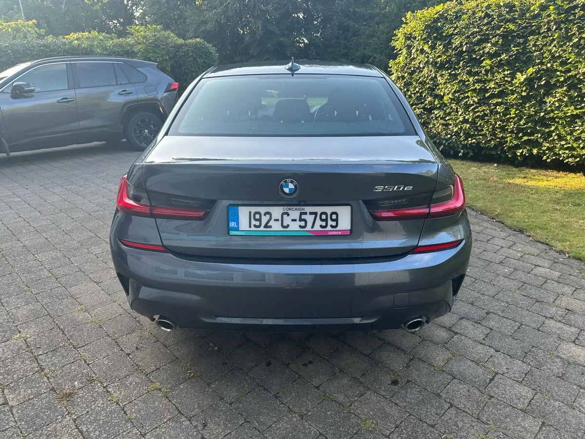 BMW 330e Petrol / Plug in Hybrid - Image 3
