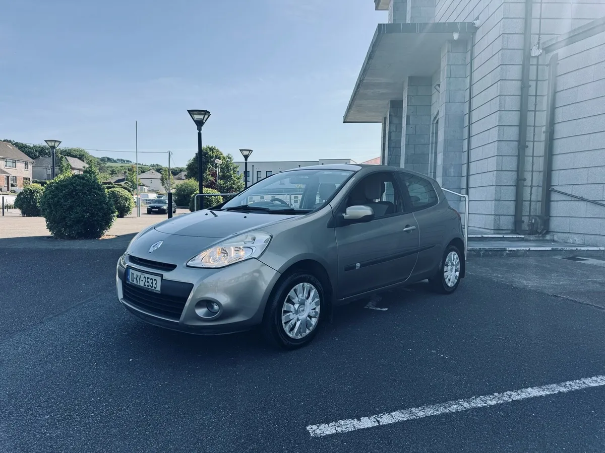 Renault Clio 1 Owner Like New - Image 3