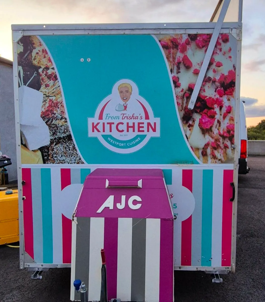 Catering trailer - Image 1