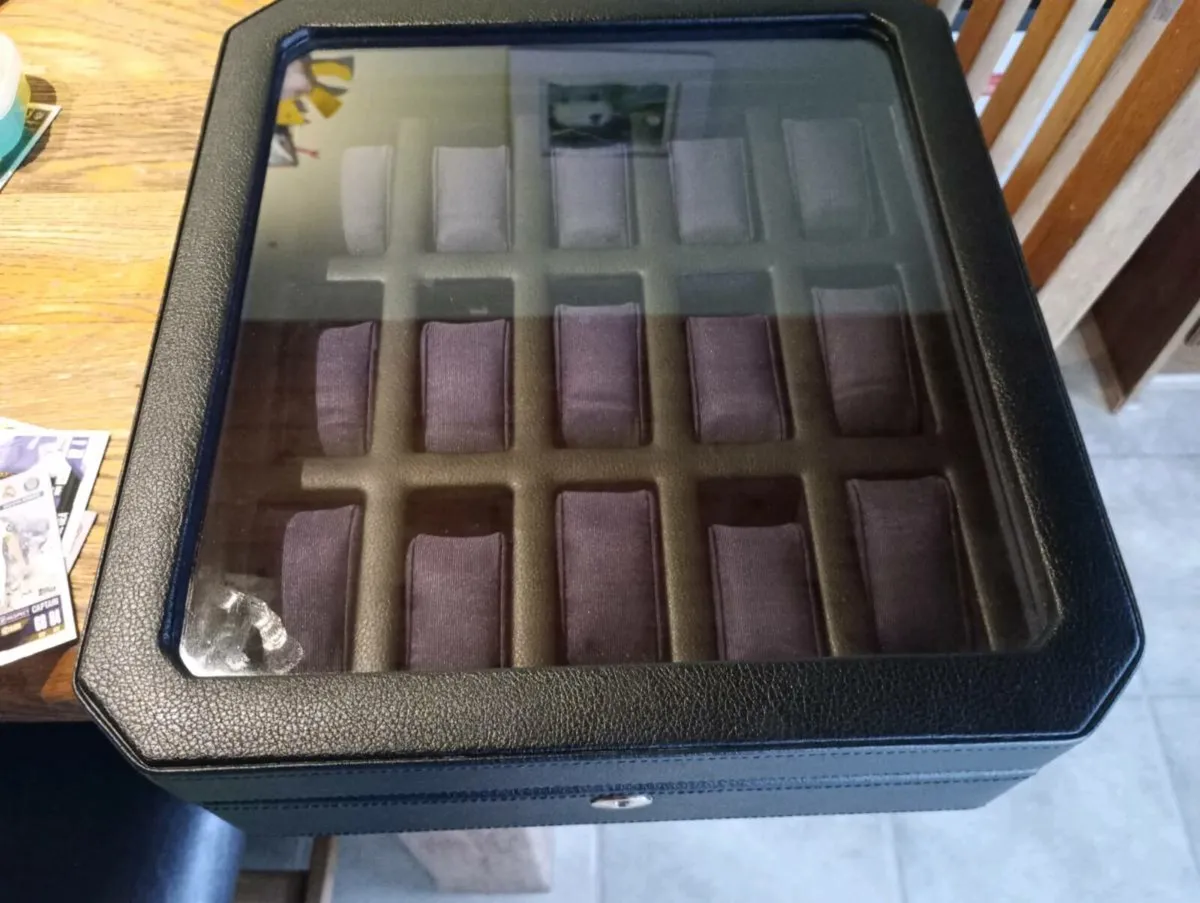 Wolf Windsor 15 piece watch display box - Image 1