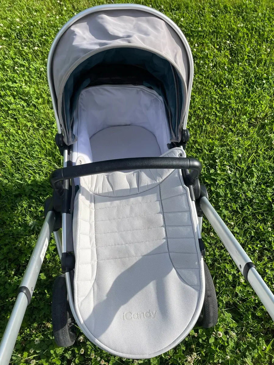 iCandy Peach 5 Full Travel System, Carseat & Base - Image 3