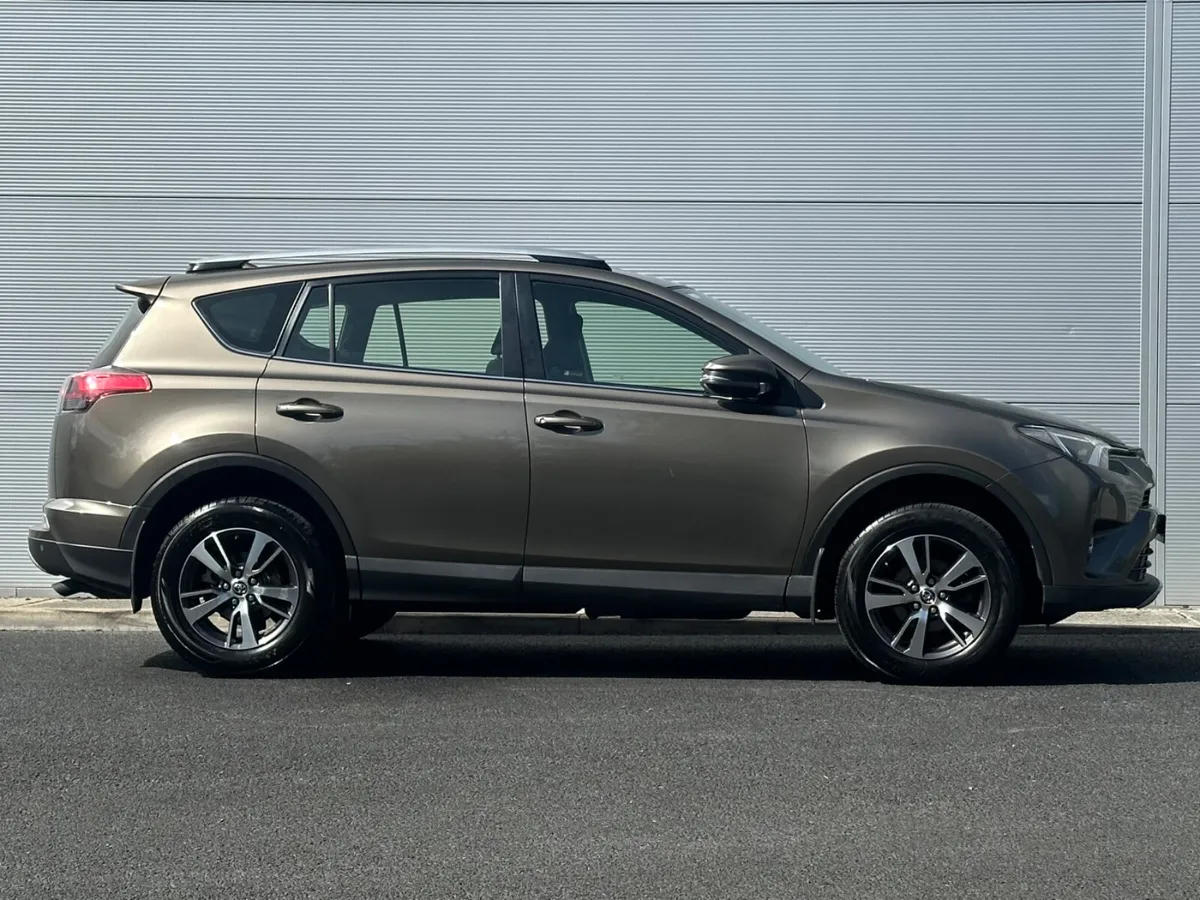Toyota RAV4 Luna Sport 2.0 D-4D (143) - Image 3