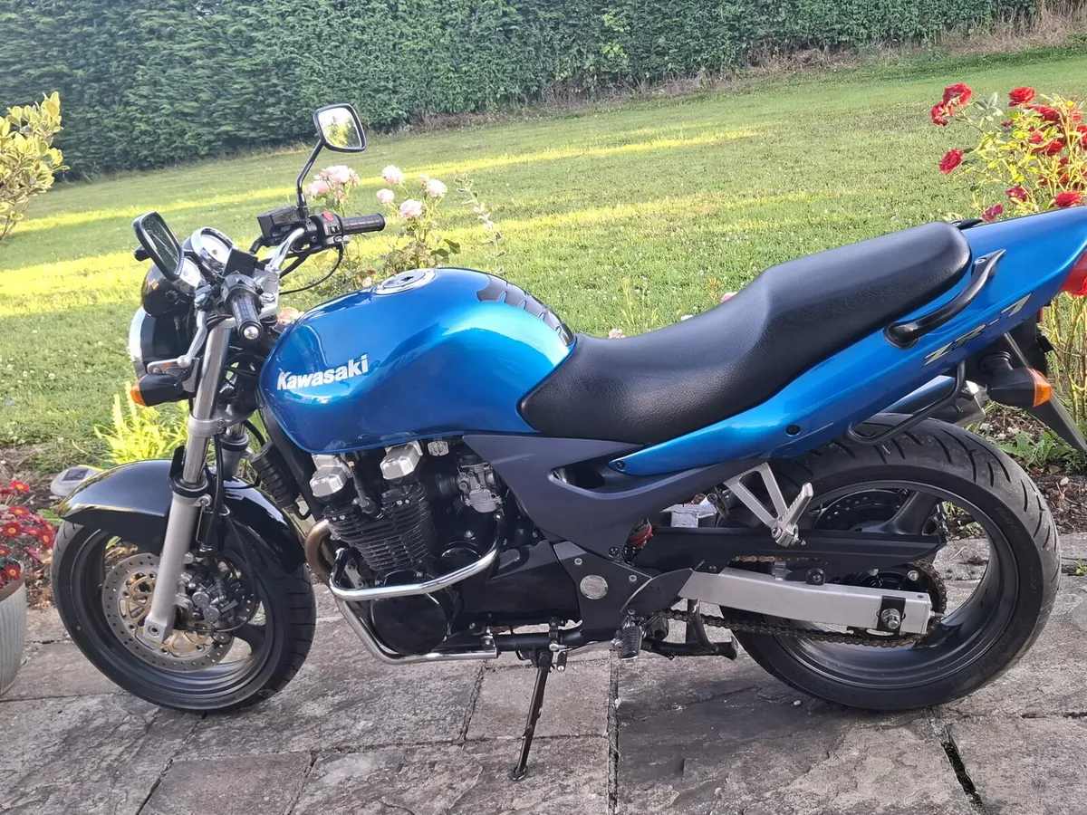 KAWASAKI  ZR - 7 - Image 2