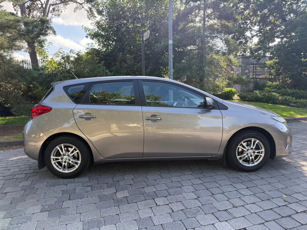 Toyota Auris 2013 1.33 Petrol only 89,000kms - Image 3