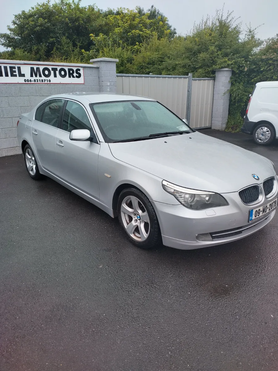 BMW 5-Series 2009 - Image 3