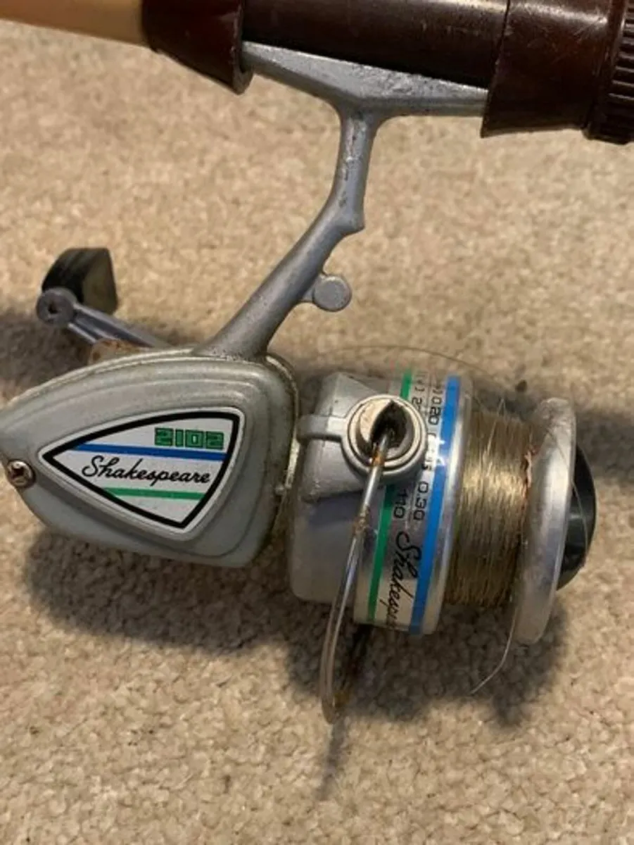 Vintage Shakespeare Fishing Rod & Reel 9ft - Image 3