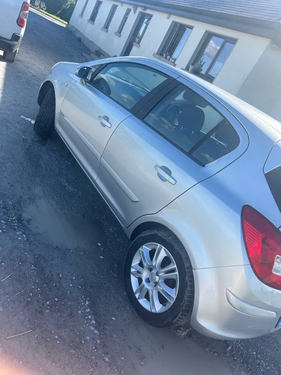 Car - Image 2