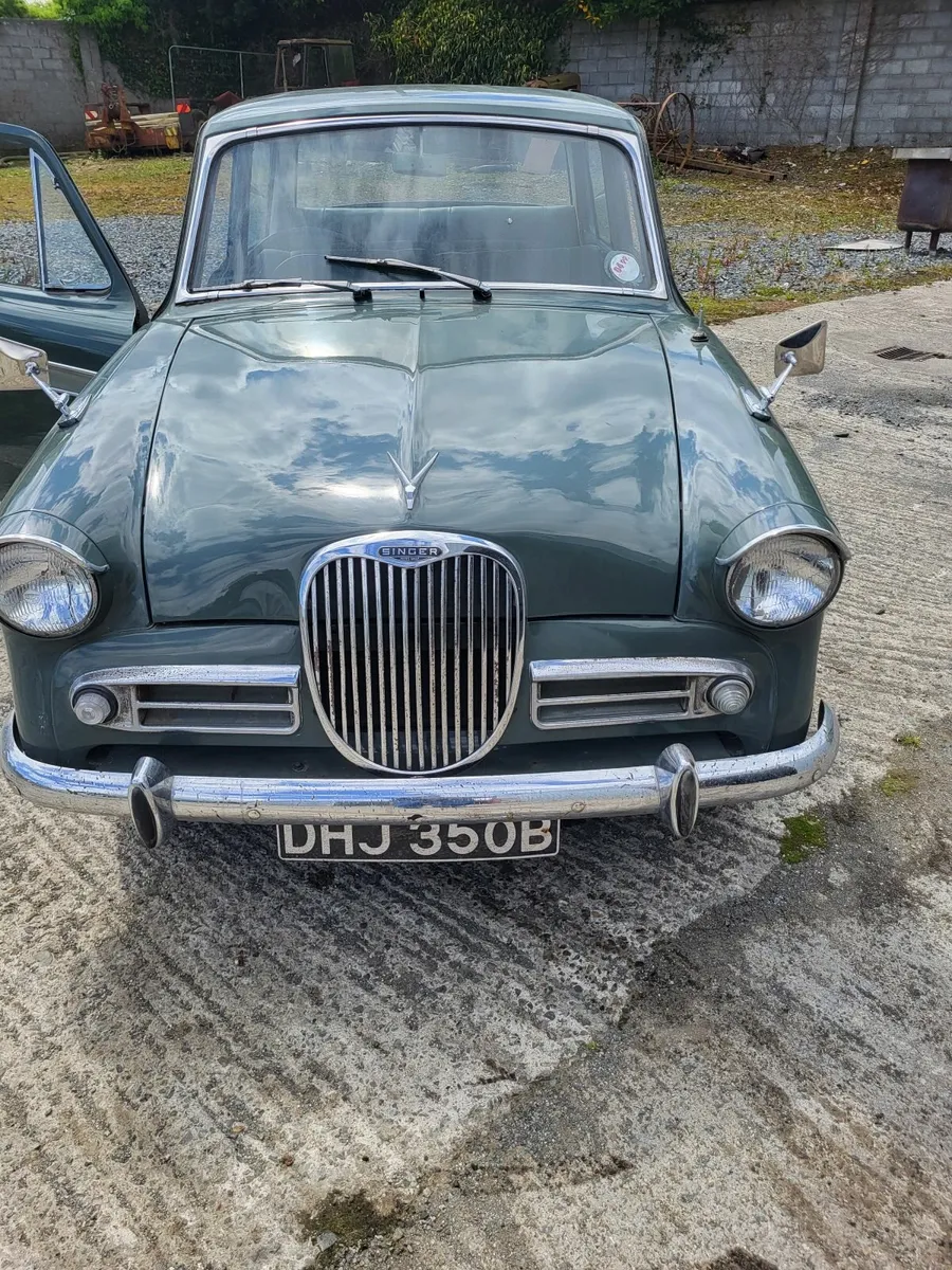 For sale singer gizelle - Image 1