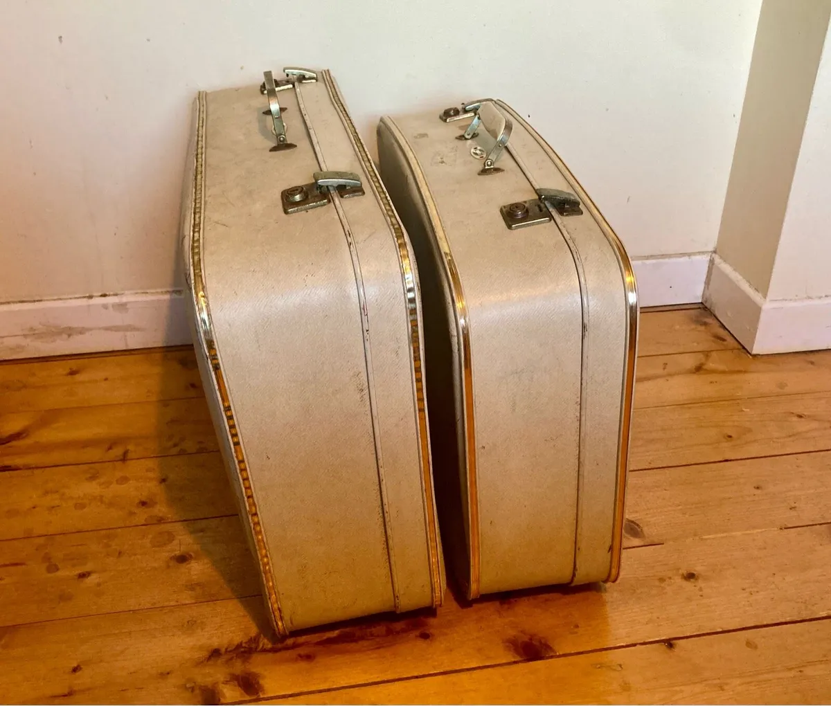 Vintage Prop Suitcases x2 - Image 2