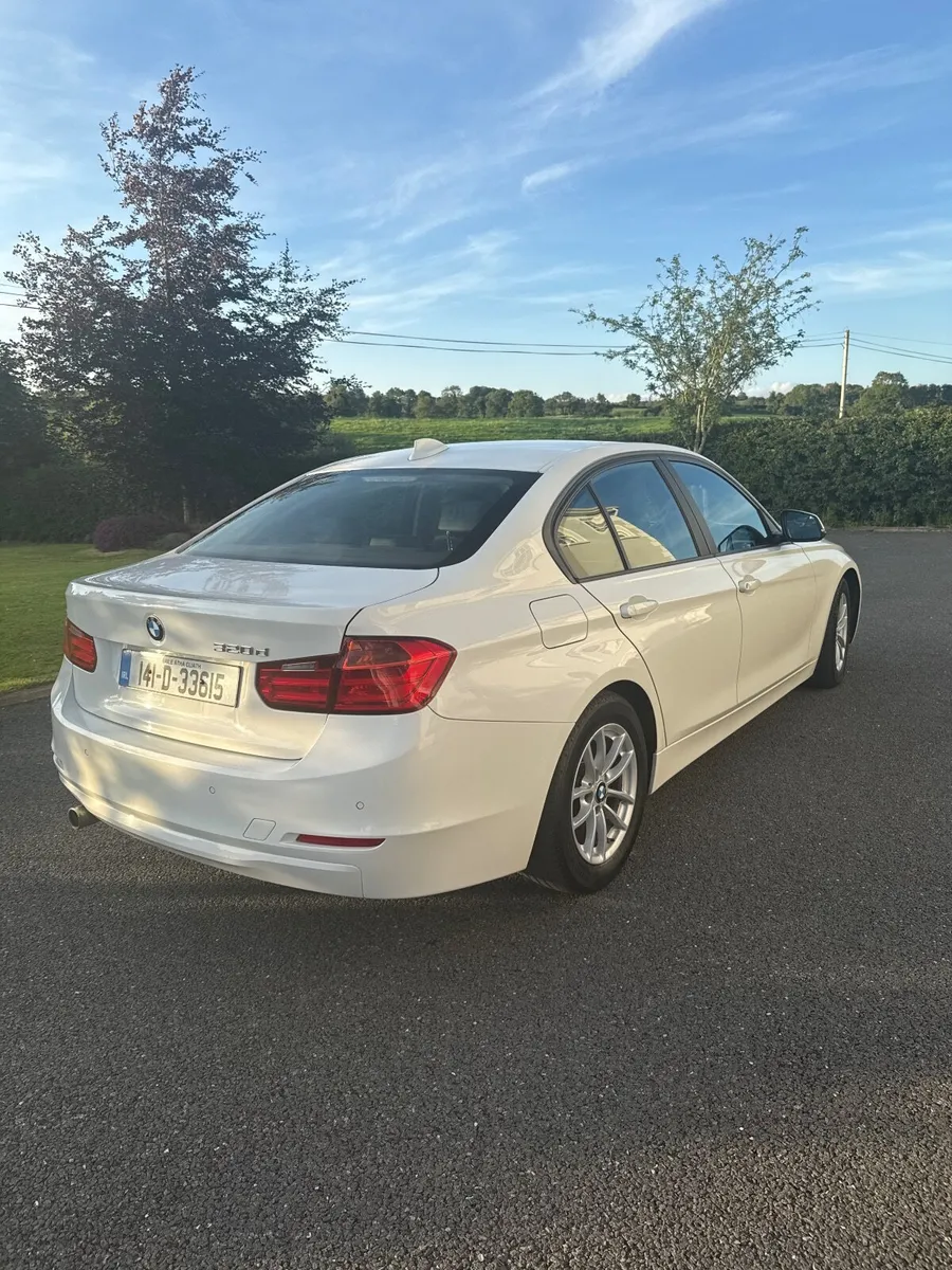 BMW 3-Series 2014 - Image 2