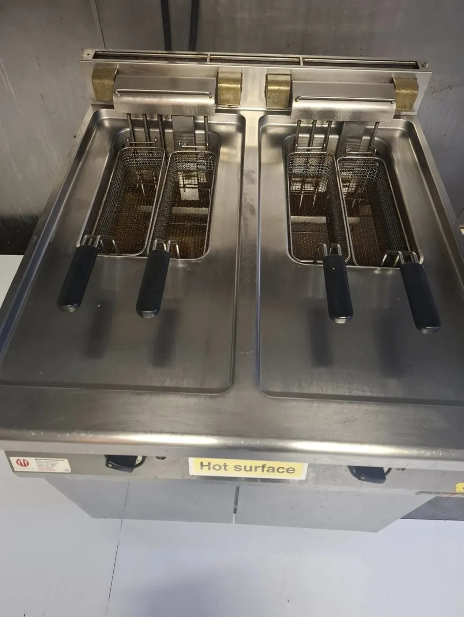 Electrical fryers (3 phase power) - Image 4