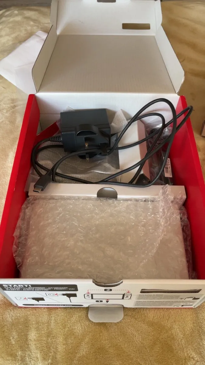 Nintendo switch oled - Image 2