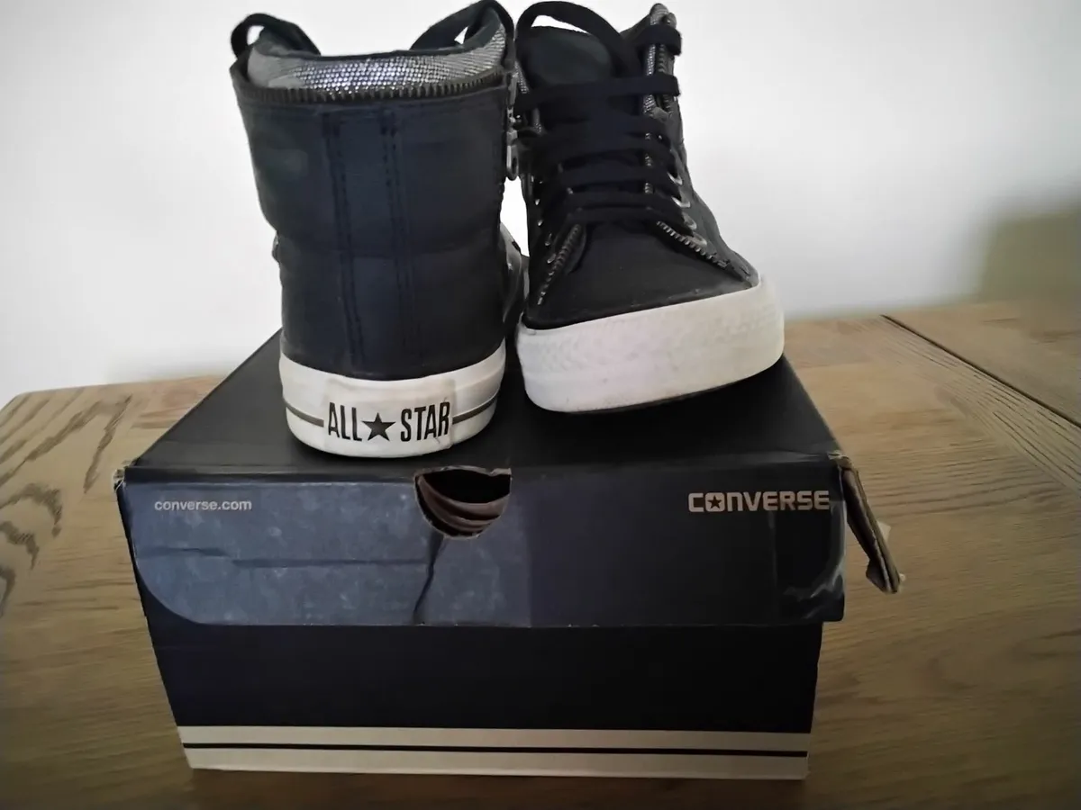 Shoes (casual) - Image 1