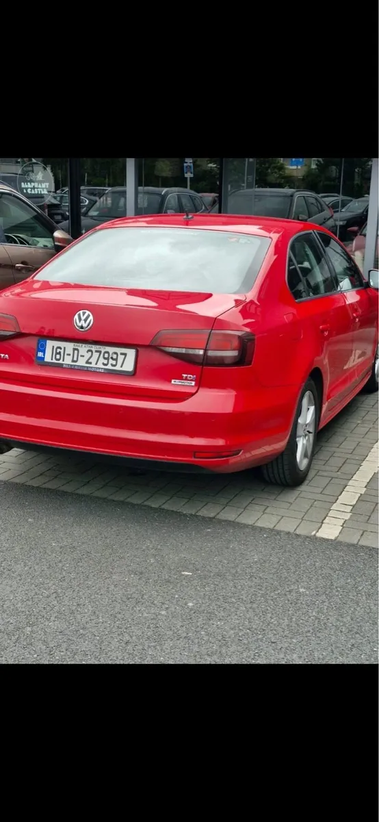 Volkswagen Jetta 2016 - Image 2