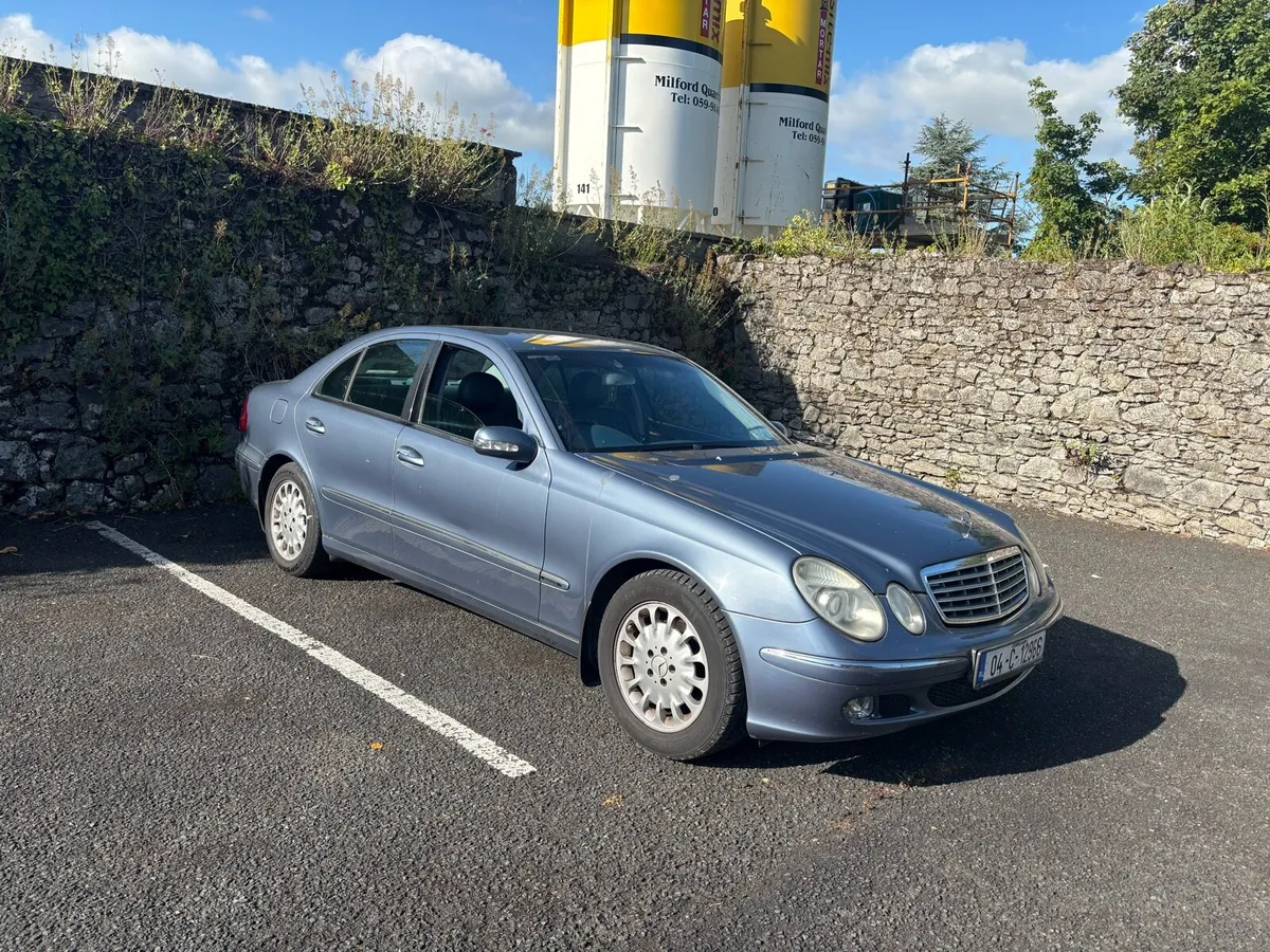 Mercedes e220 - Image 2