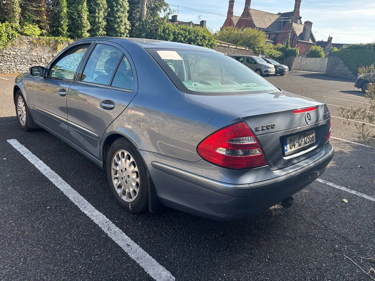 Mercedes e220 - Image 4
