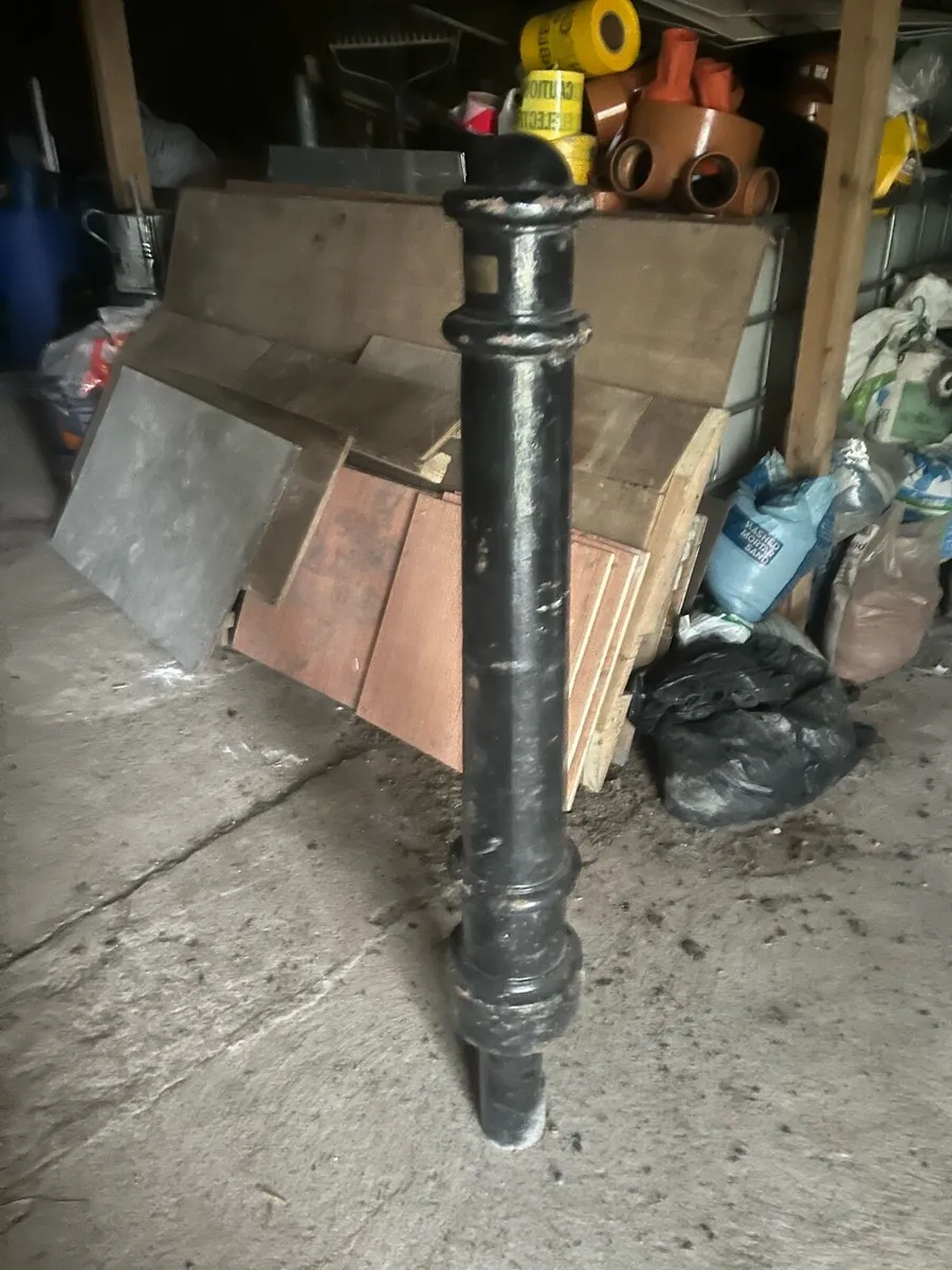 Cast iron bollards - Image 2