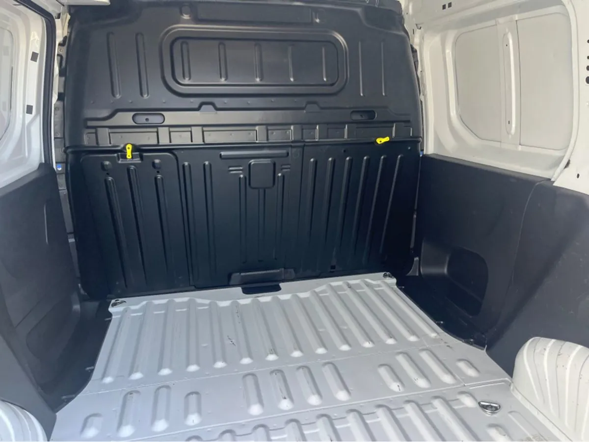 Opel Combo 3 Seater This Price IS VAT Exclusive F - Image 4