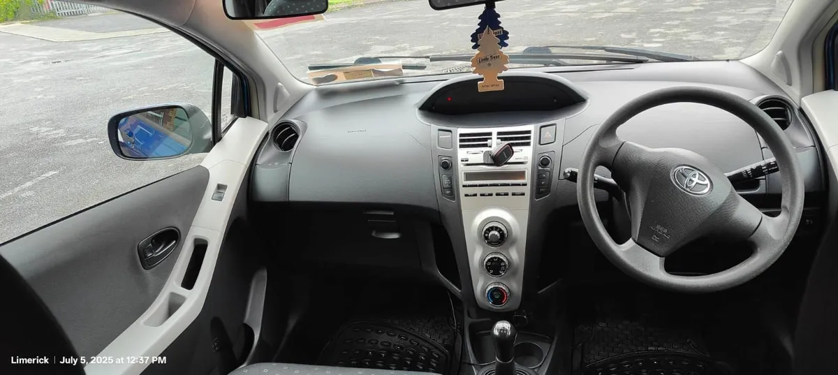Toyota Yaris 2008 - Image 2