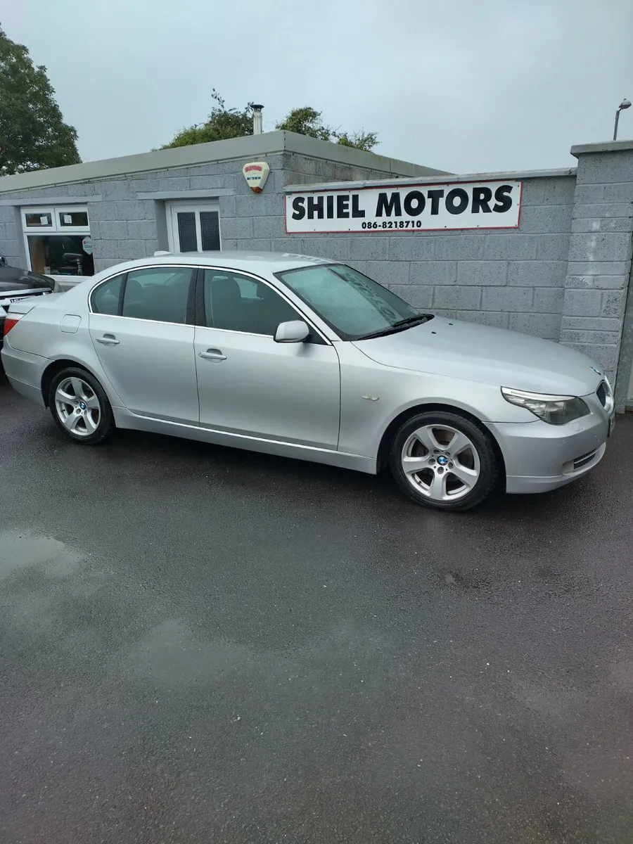 BMW 5-Series 2009 - Image 1