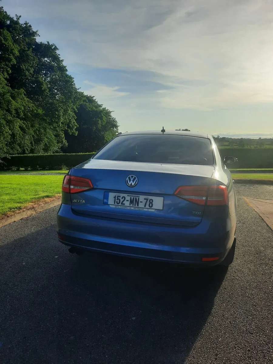 Volkswagen Jetta 2015 - Image 2