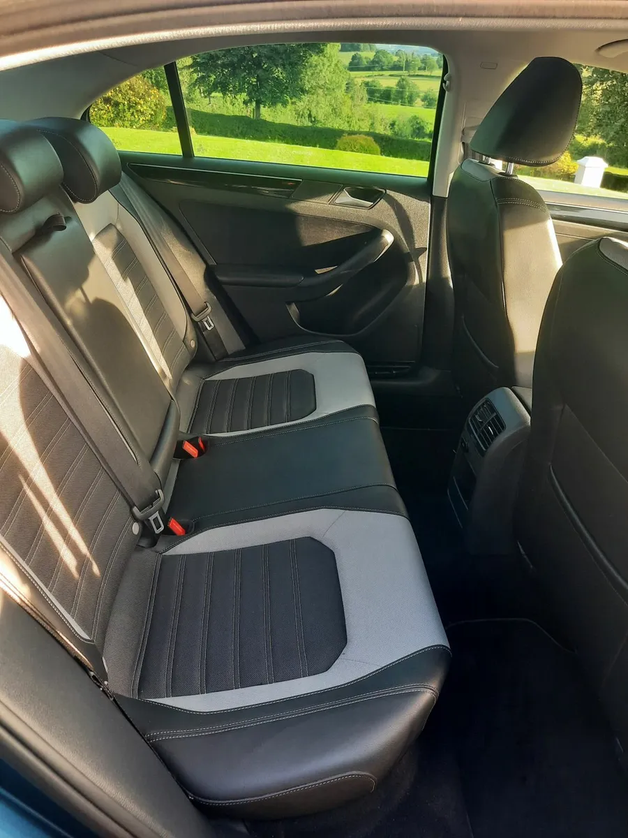 Volkswagen Jetta 2015 - Image 4